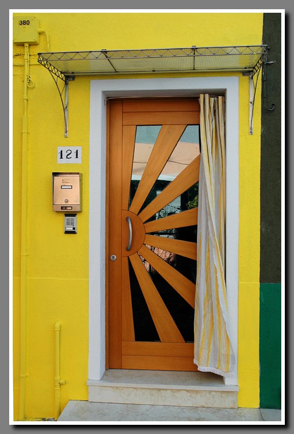 Burano door1